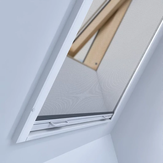 Sítě proti hmyzu do střešních oken